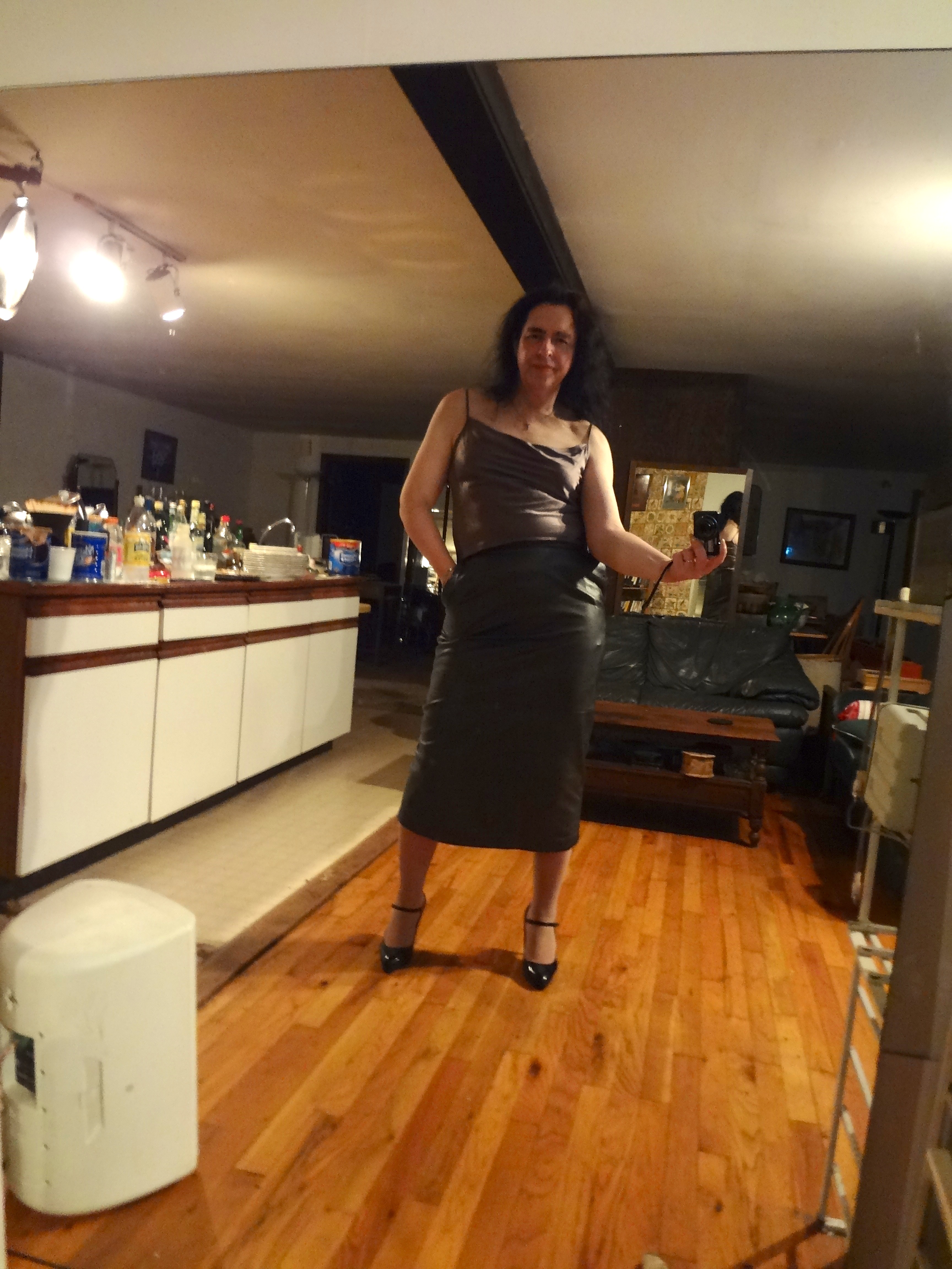 ./DSC01177 - BARB - Deep Stiletto Mode - WAIT.JPG